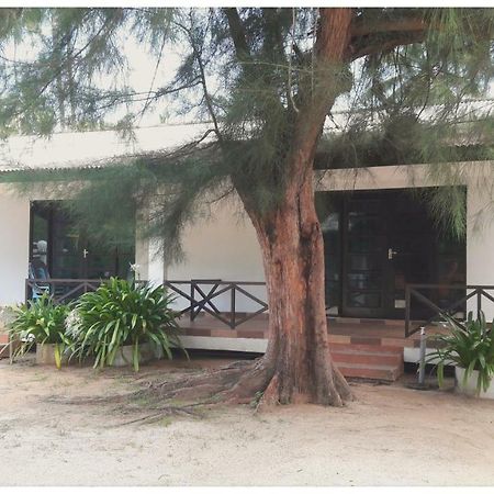 Bayu Melawi Chalet Hotel Bachok Exterior photo
