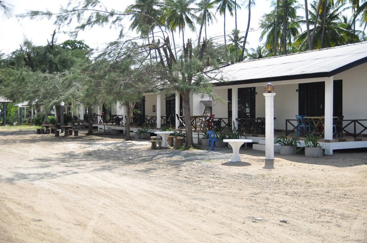 Bayu Melawi Chalet Hotel Bachok Exterior photo